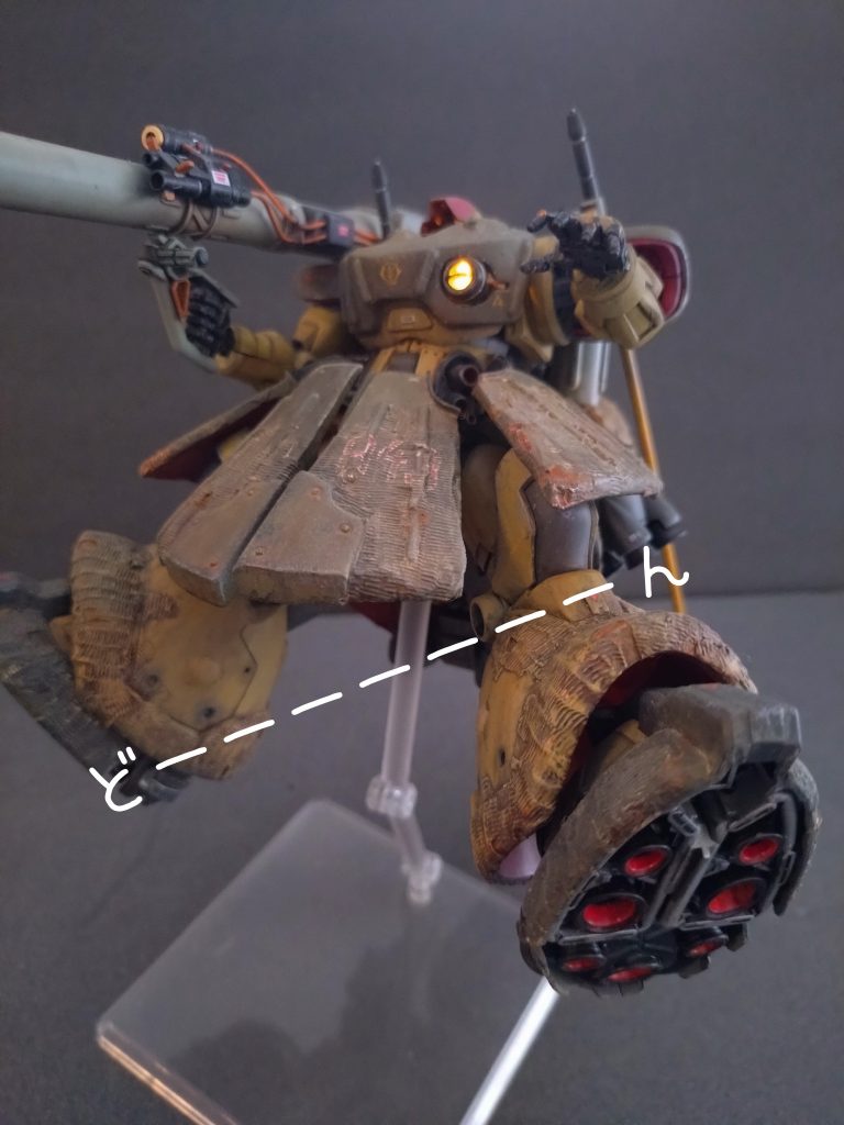 立ち姿ではスカートありが画になりますが…三本脚走行時に恐ろしい程邪魔になるモノと後で気が付きました…