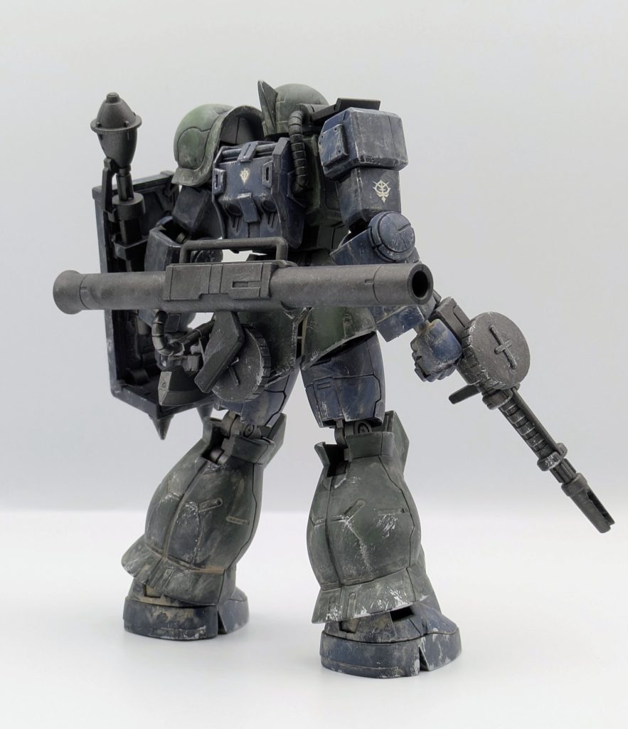 こうなると全く動けませんが腰にバズーカとヒート・ホークをマウントできるのが嬉しい。