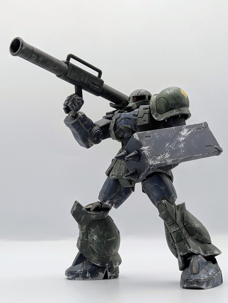 腰へのマウント凸のため、展示向きが限られますが、専用ショルダーパーツが設定を語ってくれます。