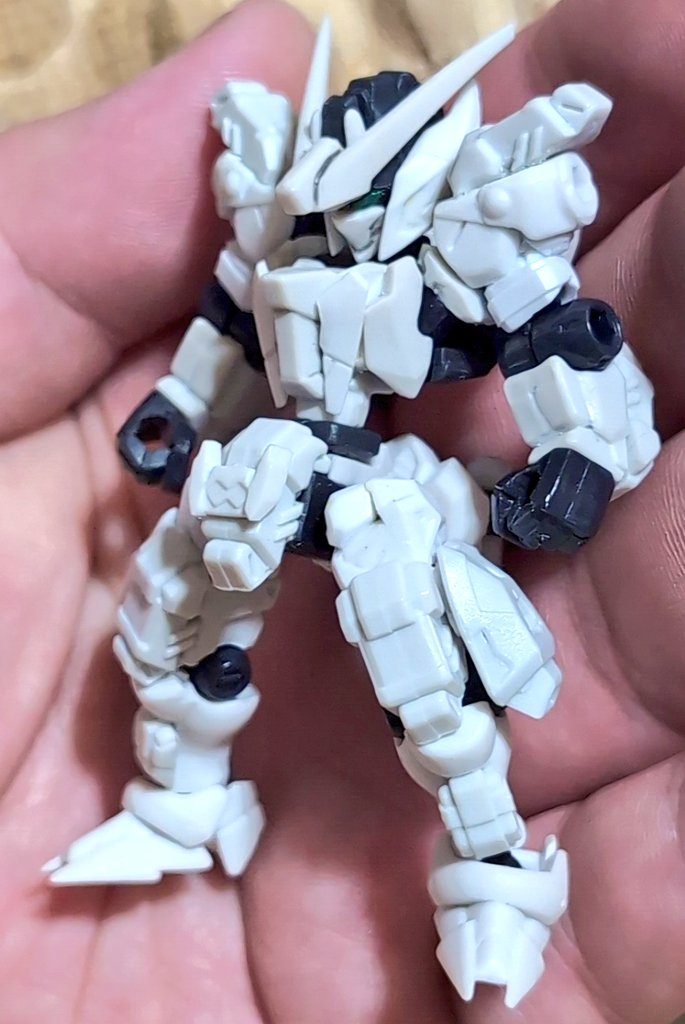 カスタム途中2ここから更にパーツを変更したり追加したりしました