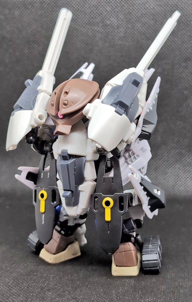 アーマードアッガイ？–2枚目/制作者：@ChevalCLOUD