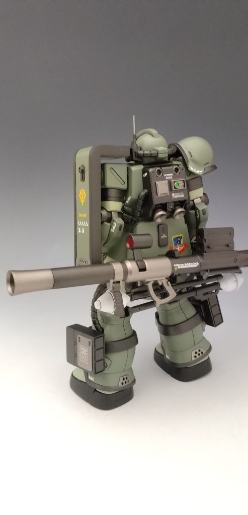 背部スカートにキマイラ隊の部隊章を。前面かシールドにも貼りたかったのですがサイズが少し大きめだったのでちょっと合わないと思ったので諦めました。サイズが合わないデカールは貼れないですねぇ。