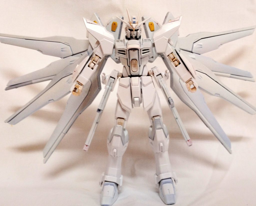 塗り分けたわけではなく、地の色が透けてるんです