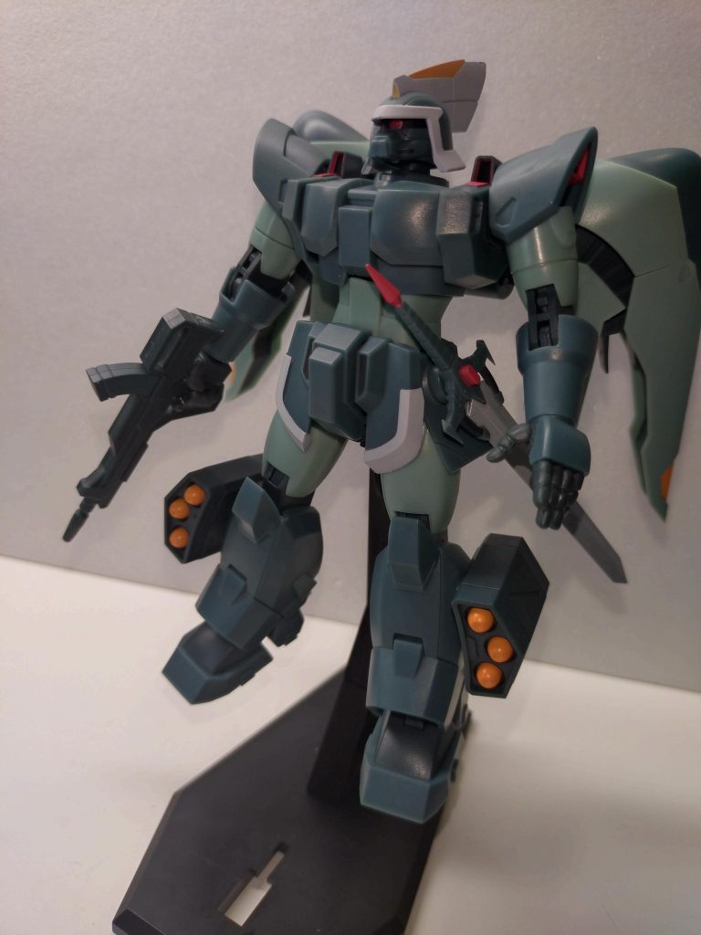 ロボット魂定価よりかなり安くゲットできたのでこの際にお披露目。稼働域は最高だけど、個人的には、スタイルが微妙のような気が………。