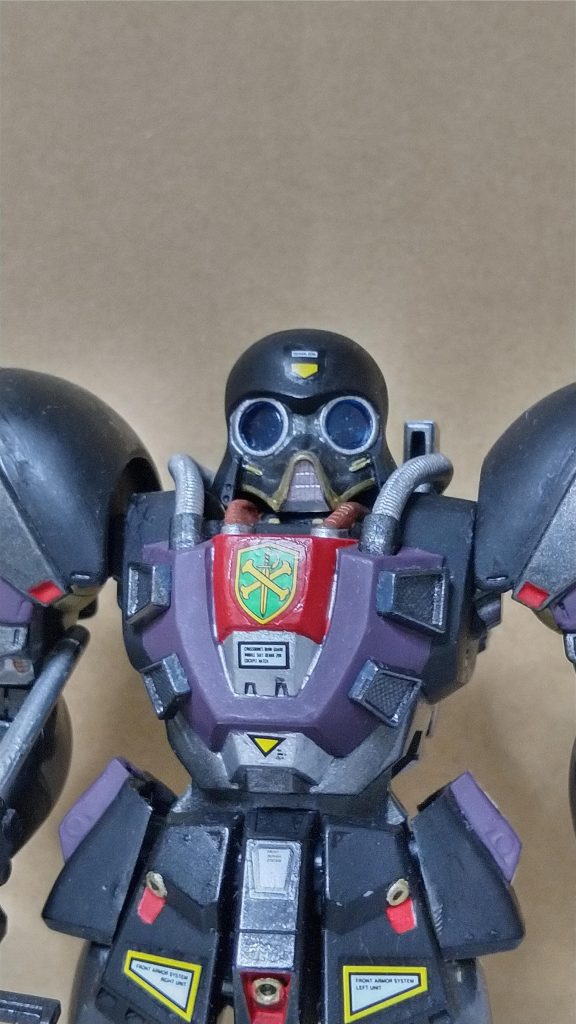 如何にも！な大河原デザインを忠実にキット化。敵モビルスーツで複眼はやはりインパクトあります。安い筆を使用したので、ムラが酷いですね。