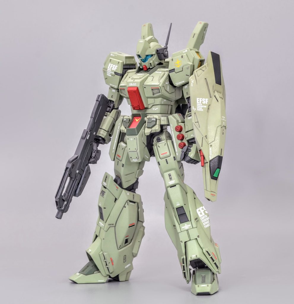 ジェガンの本格量産前に先行配備されたテストタイプのジェガンという設定で製作しました