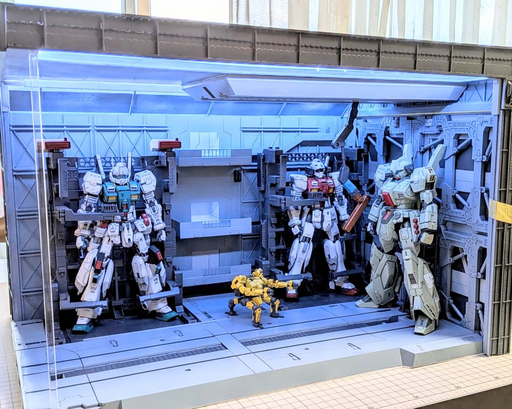 現在量産機をテーマにした格納庫ジオラマを製作中で、このジェガンはその主役機の位置づけですご覧いただきありがとうございました！