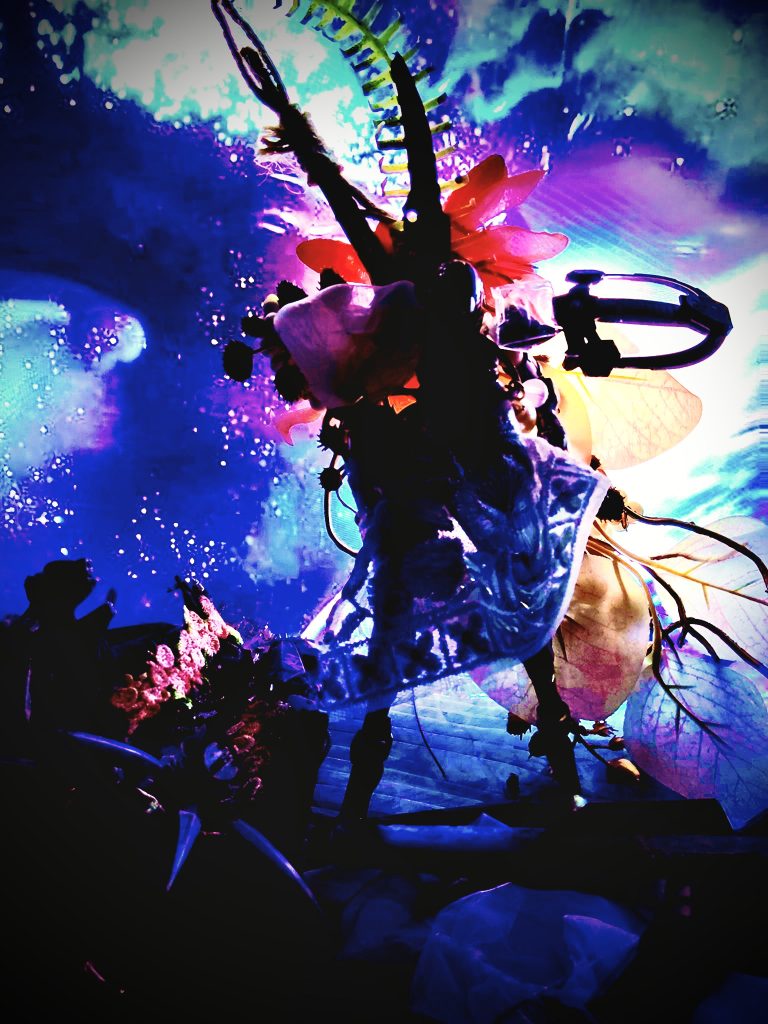 グォオオオオオオッ……！！！シャア「なんだ、、、これは、、、！！テレンス博士「わたしの可愛い子供だ、、、独りには、させないよ、、、ラ、ラァー　　　ラ、ラァーーーーシャア「ララァなのか！？、、、ラ、ラァー　　　　ラ、ラァーーーシャア「わたしを迎えに来てくれたのか？、、、ララァ、、ハ、ハァーー　　ハ、ハァーーーーー&nbsp;