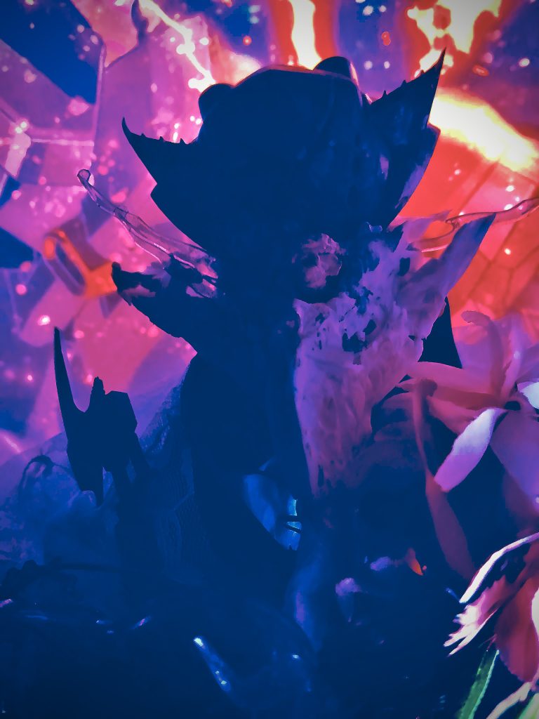 名前の無いモビルアーマー:: コウモリガサゴゴゴゴゴゴッ…！