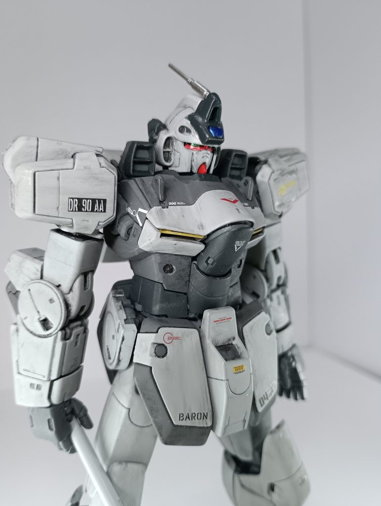 ヘキサの頭部を変更。頭部形状はペイルライダーを意識してます。