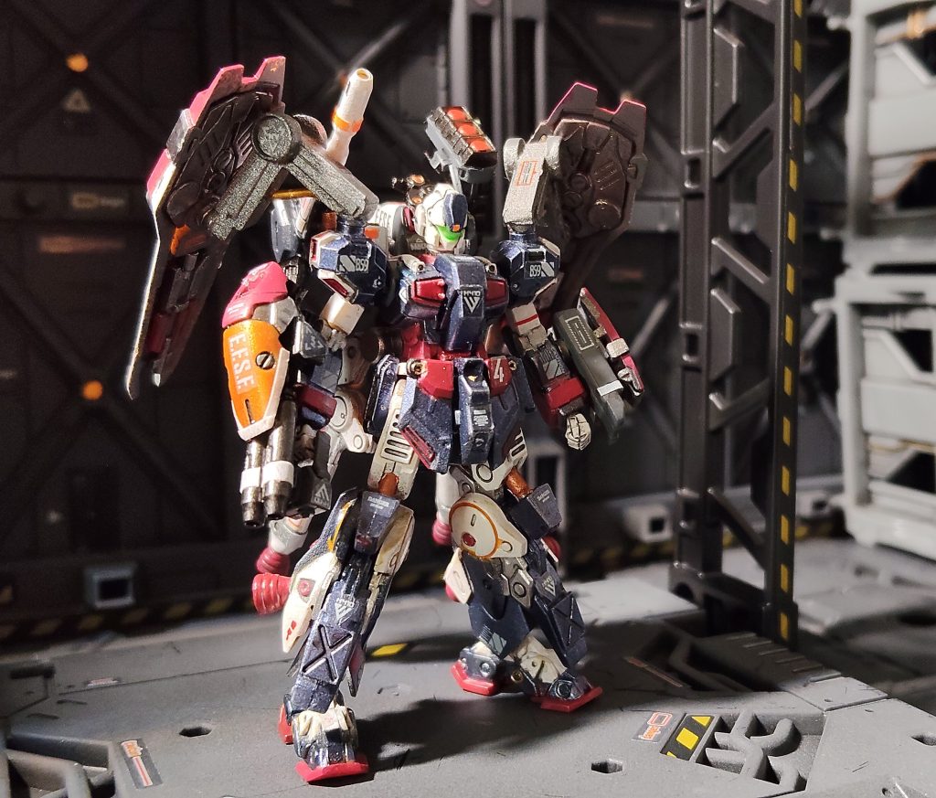 13.&nbsp;&nbsp;&nbsp;&nbsp;ちょうどいいことにドブロック（マドロック）をつくることでPH2フルアーマーガンダムのキャノン、二連ビームライフル、左腕ショートシールドが余ったので、そのまま流用。スタークジェガンとしての両肩のミサイルポッドは片方のみ使用して、サンボルフルアーマーG風縦型ミサイルポッドとして流用することに。