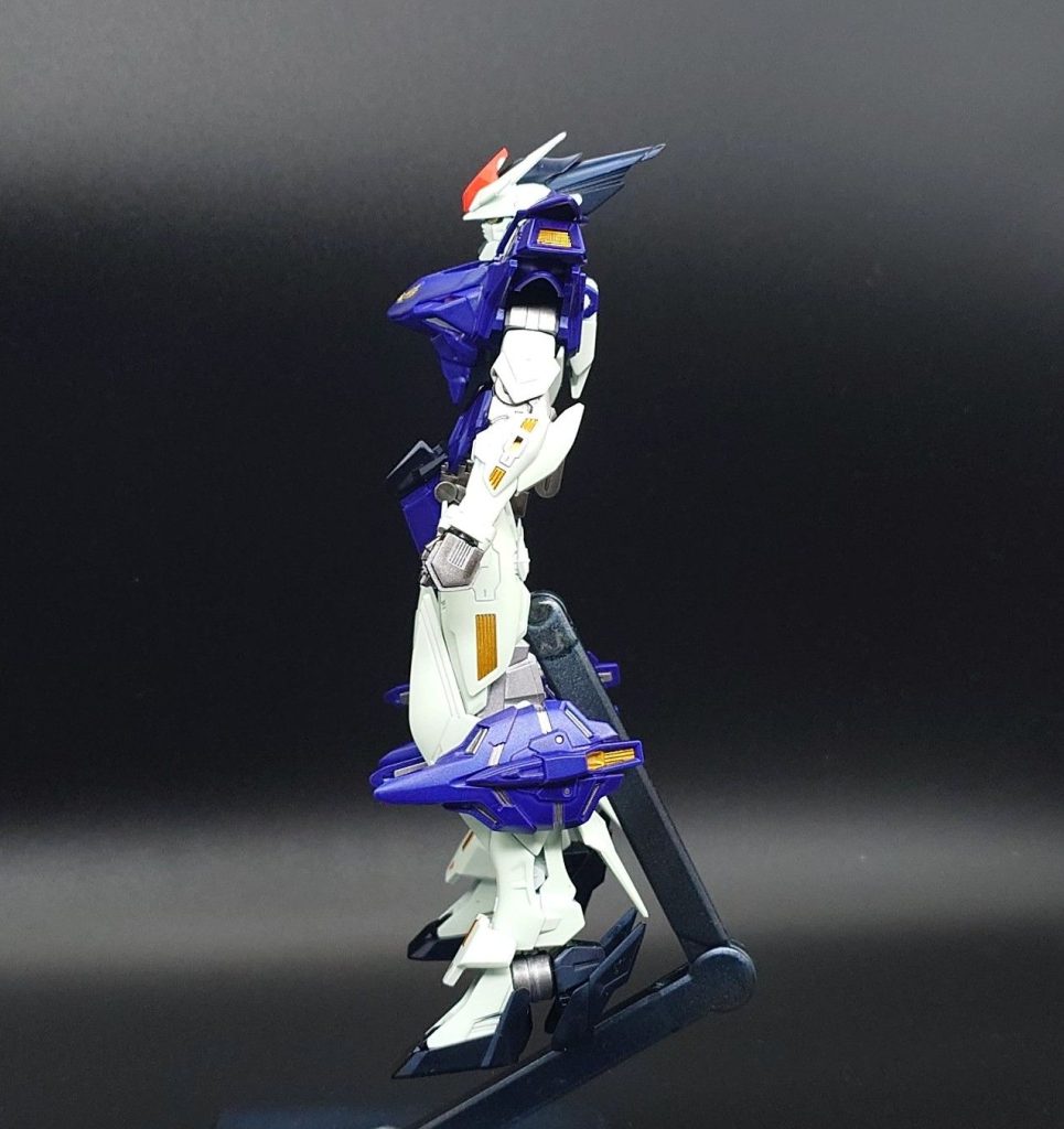 トサカとグラップルクローのかかと側の先端は安全フラッグを切りました。