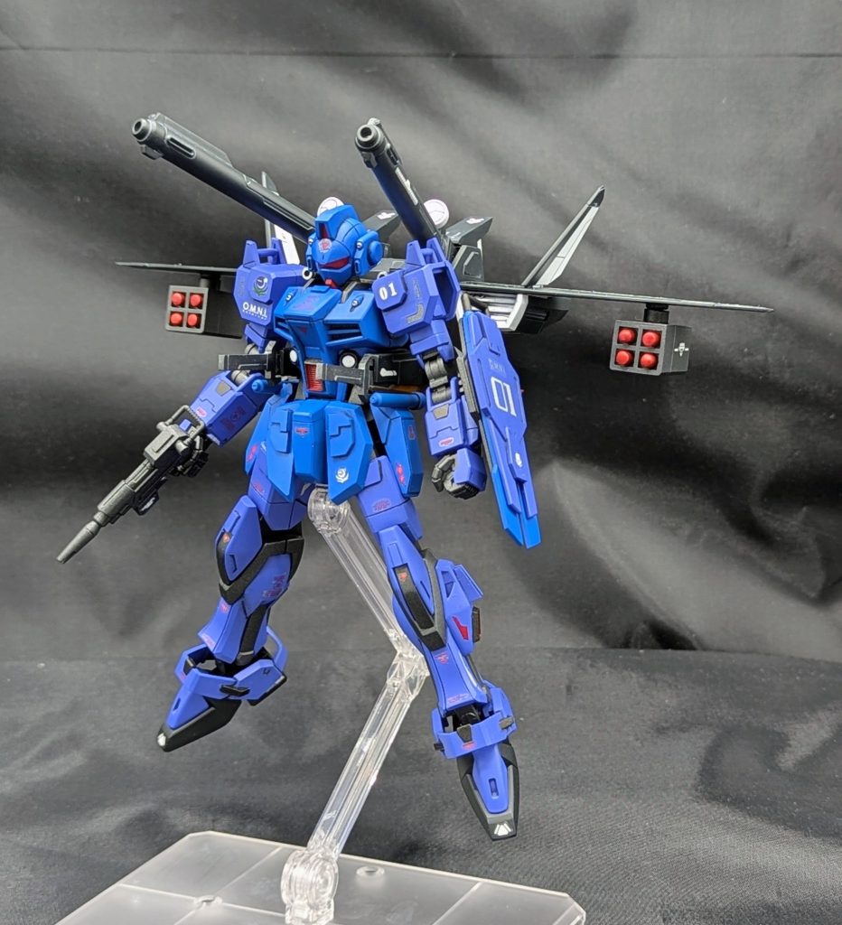 基本的にはまんまIWSPなのですが、元のダガーLの頭がデカすぎて背負えなかったため、パーツ切り離したりして調整をしています。専用のミサイルポッドはジャンクパーツ(多分ボールデンアームズ…?)を軸にセミスクラッチしています。弾頭はランナーから作ったのですが、素直にプラ棒から作れば良かったかなと思います()