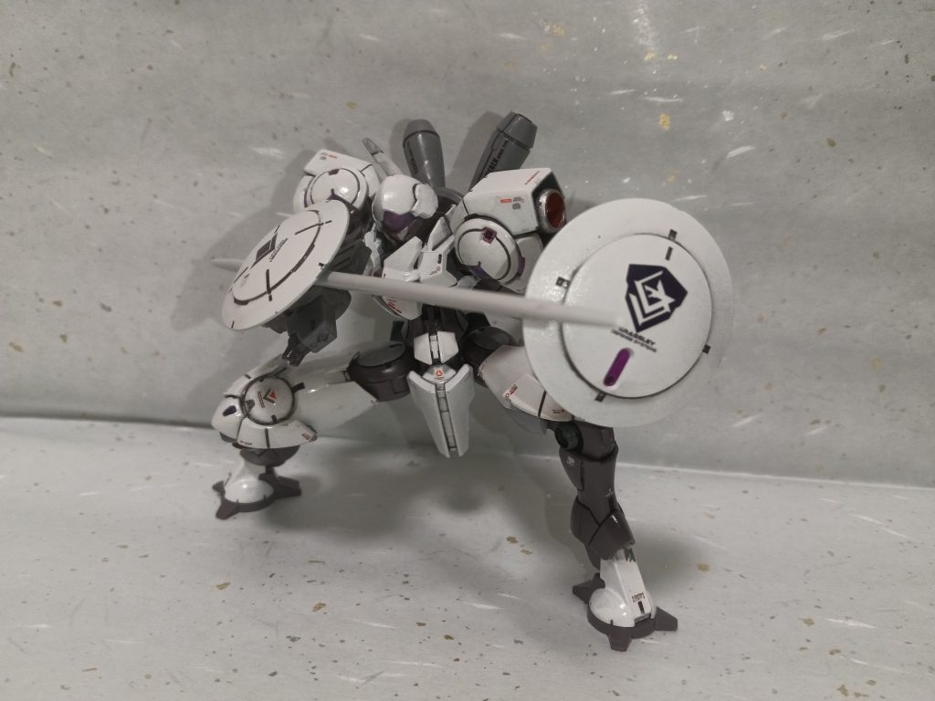 白いハインドリー–4枚目/制作者：いくら丼