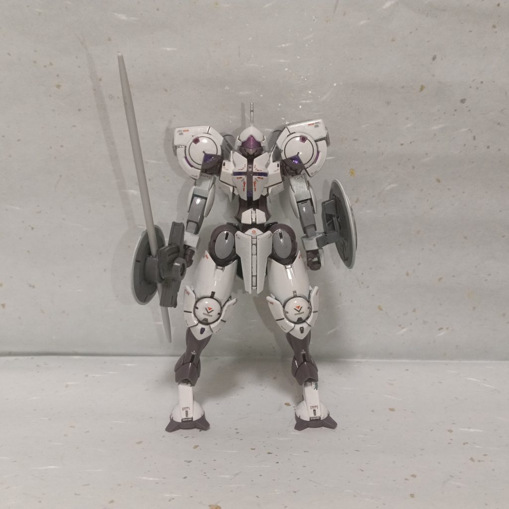 正面写真白ってことで塗装が難しかったし1度に吹きすぎて塗膜が剥がれちゃいました。^^