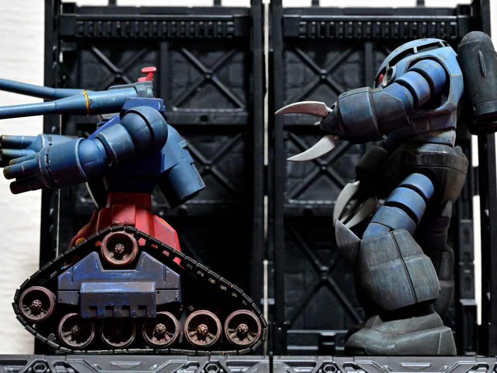 ガンタンクとズゴック–3枚目/制作者：strom