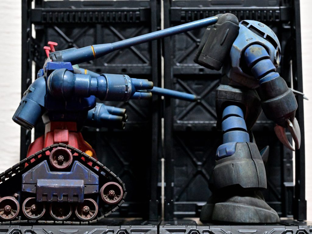 ガンタンクとズゴック–2枚目/制作者：strom