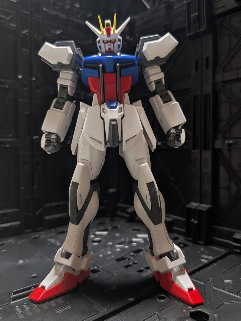 成形色仕上げで、お手軽に製作と思って作り始めたのですが、逆にゲート処理等に気を使う結果になりました。