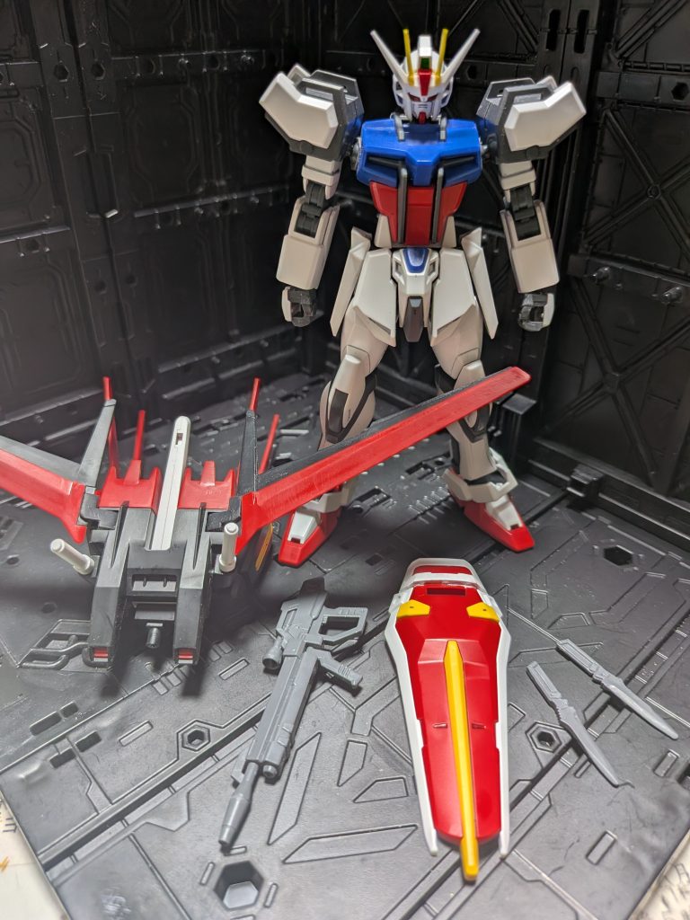 あみ〇みさんで、HGとEG、オプションパーツセット1、2をお手頃に手に入れたので、EGはストライクルージュにします。パーフェクトなヤツも追々。