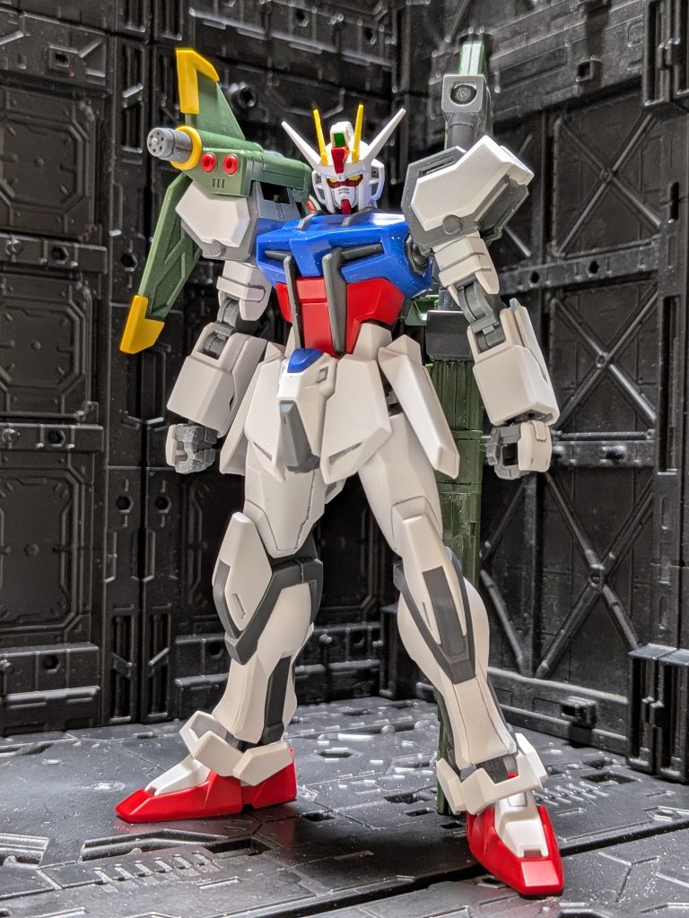 ソードストライクと比べて、個人的にはこっちの装備の緑色の方が好きです。