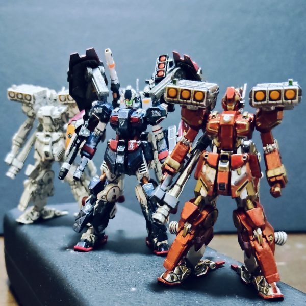 気がついたら3機作ってました。いろんな楽しみ方ができるのがアーティファクトの楽しいところ。（2枚目）