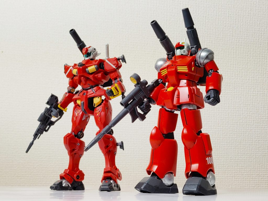 最新デザインの軽キャノンと並べても、天晴な立ち姿・・・ガンキャノン、恐るべし！