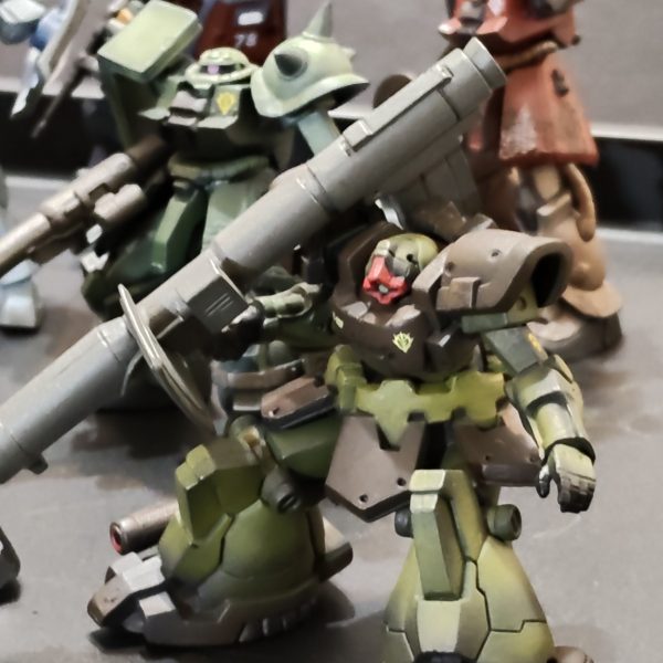 15年くらい前の食玩です。FWシリーズとか言ったっけ？子どもたちが保育園でまだガンプラ再開なんてできなかった頃、代わりにお世話になった方々です。完成塗装品。ケレン味たっぷり❤ジオン系は近藤味がありましたね。ガンプラではないけれど、アーティファクトとかの背景にぼかしながら写ってもらうには、ダイジョブかな？（3枚目）