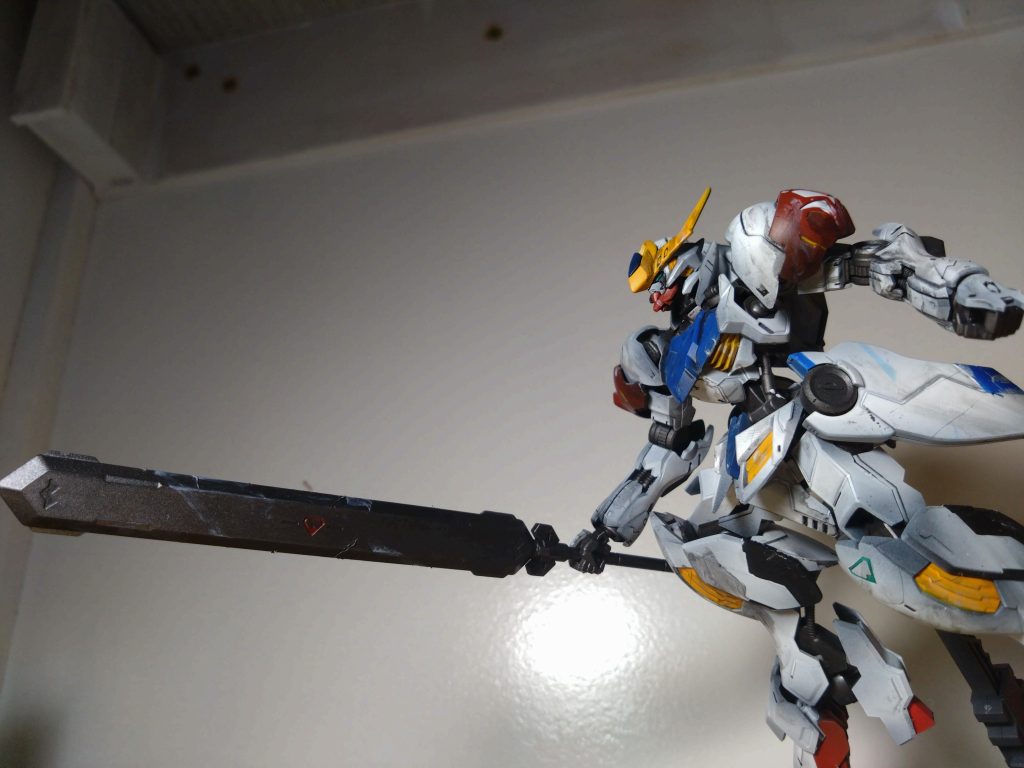 ソードメイスかなり好きです。ですが重いので手の甲がポロリしまくりました。