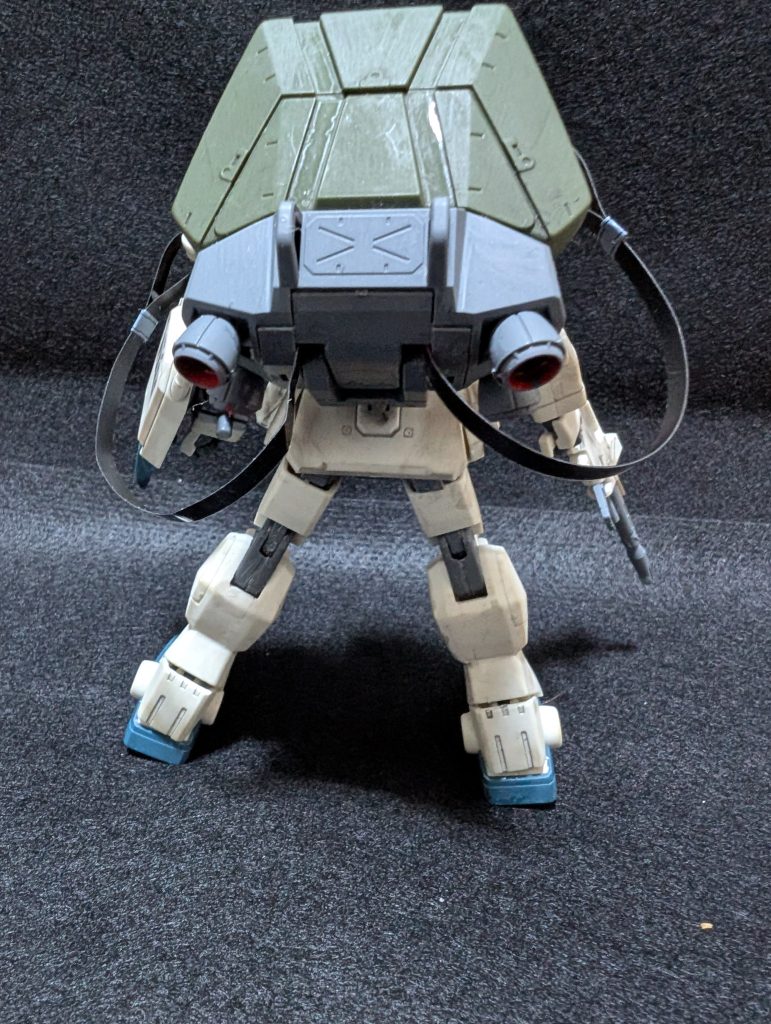 ガンダムEz8–3枚目/制作者：ハロイン