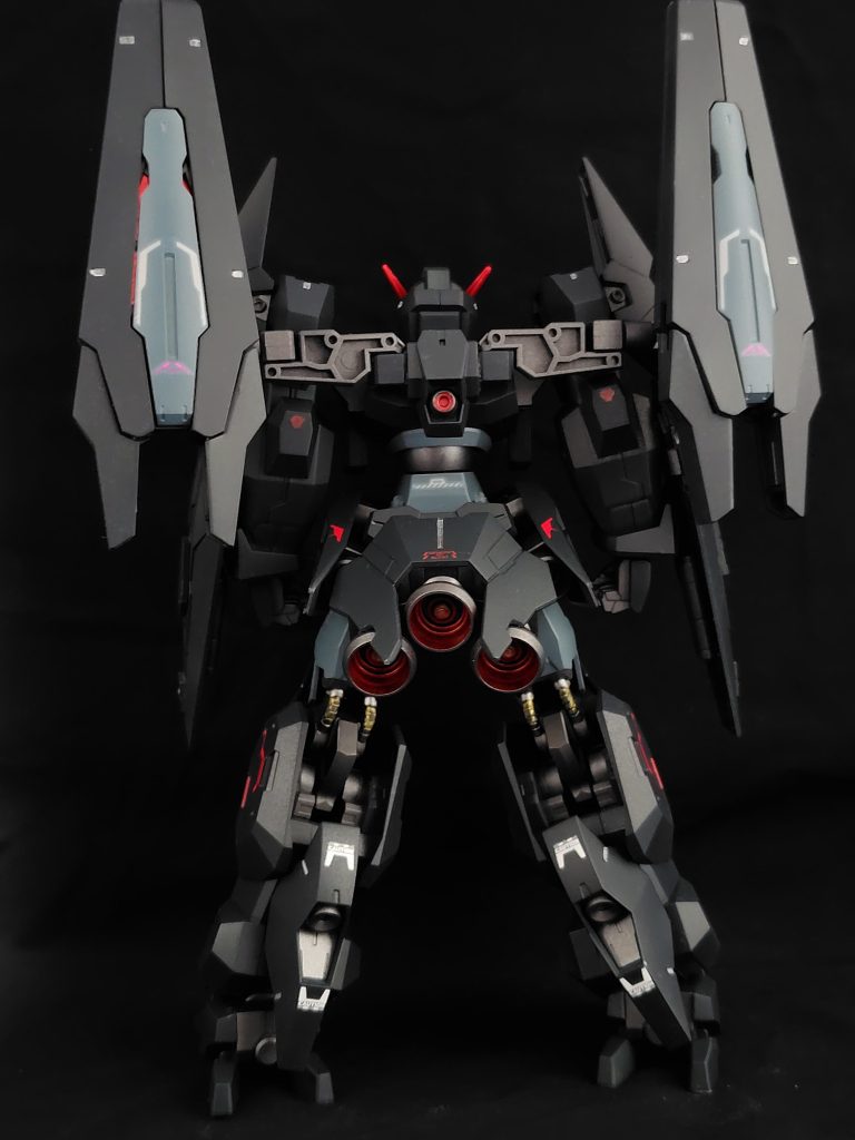 フェーズドアレイキャノン2器とソーンのバーニアがいい感じ。