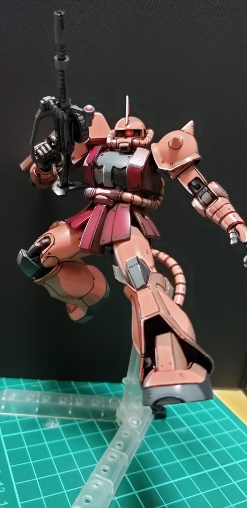 背中にイロイロ付いてない事もあり、ファーストシリーズは制作しやすいです。他の方々の作品のように超絶加工を加えたり精密なグラデーション塗装も出来ないので😁