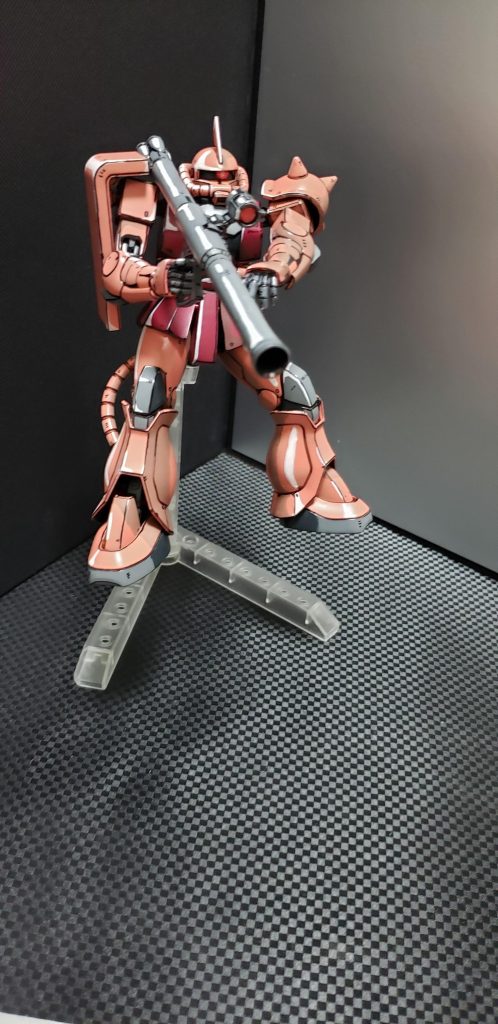 色数や塗りわけも少ないのでハイライトや影はコントラスト強めにしてます。曲面が多いので線がよれぎみでかえってイラスト感も出ましたね。