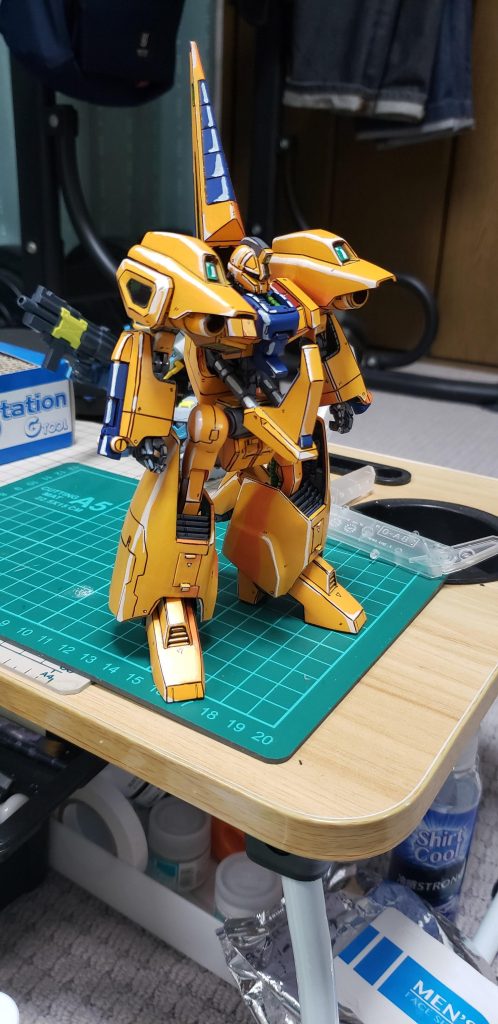 基本色が黄色なのでハイライトは白。影色はオレンジとしました。