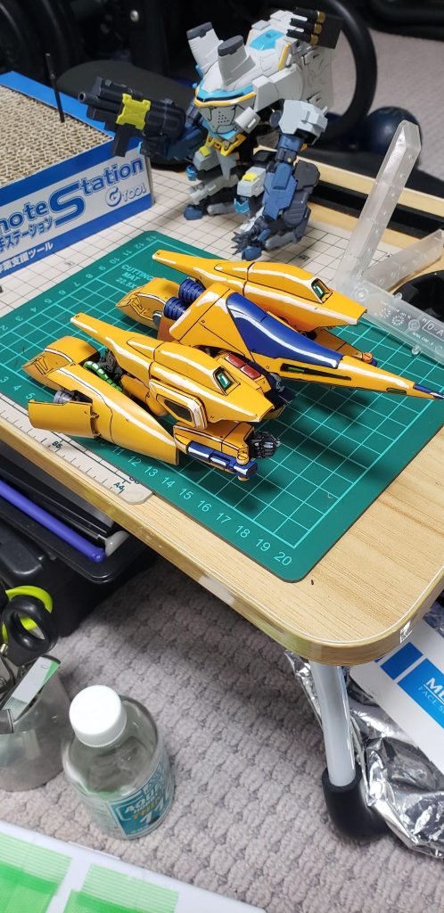 差し替え無しで綺麗に変形します。形態が変わってもハイライトや影が繋がるように気を付けました。