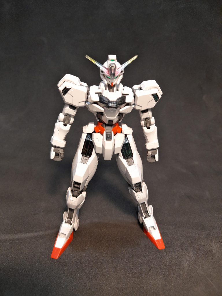 組み立てたばかりのモデル。ちょっとずんぐりしているように思う