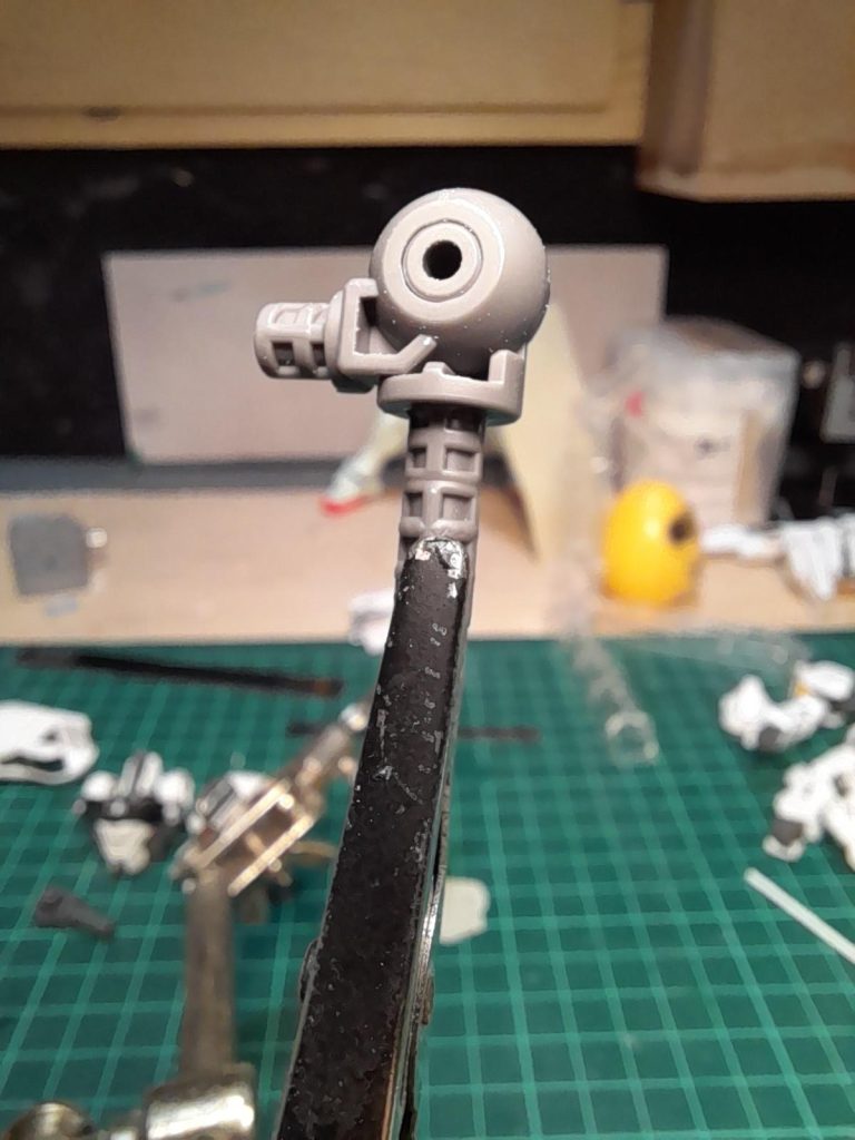 高さを上げるために、股関節の向きを逆転させました。これが元の構成です。