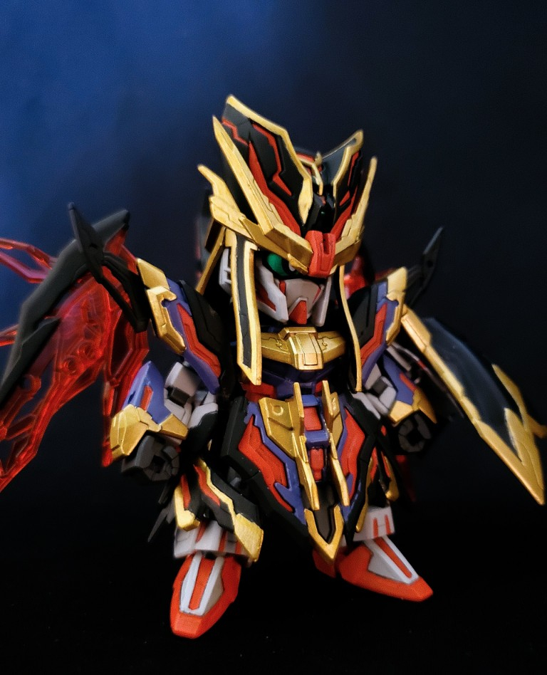 Vセンサーの正面突起部分は短くしています。設定画とは若干異なる配色です。エッジをシャープ化しました。