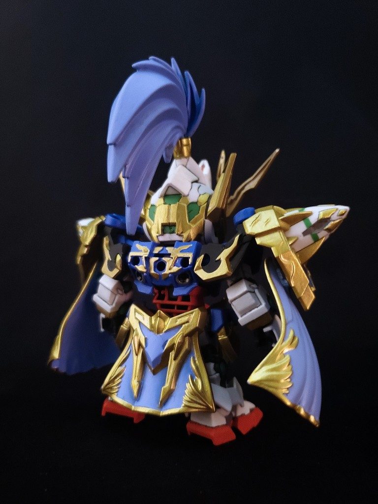 ダブルオー背面。クリアーパーツは武器以外塗装しました。