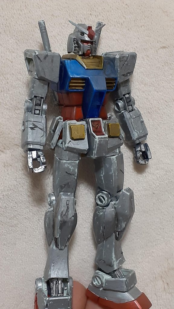 近くで見ると色が落ちたりしているところや塗れていないところが目立ちます