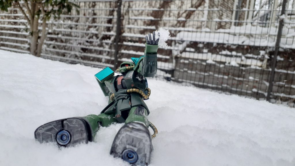 二回目のtheOriginザクですバーニィがザクII改でアルを上にあげるポーズを真似しました