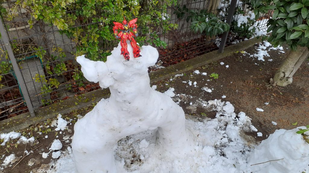 雪で作ったネオジオング？です