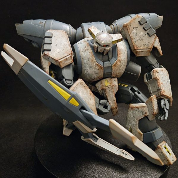 岩石から発掘されたボリノーク・サマーン