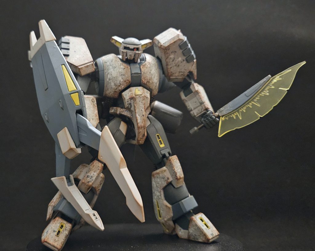 専用シールド&ビームトマホークを構えて