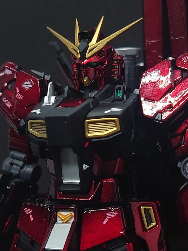 ・胴体+頭部シルバー、ゴールド、ブラックを艶消しにしてメインカラーのツヤテカキャンディと差別化を行ってます。我ながら良い感じ✨(gandam-hand2)