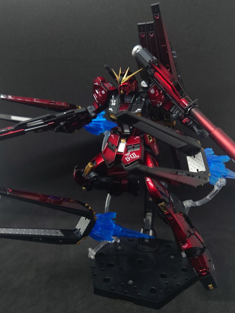 真紅のνガンダム