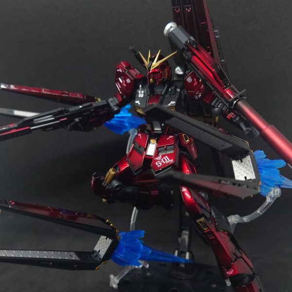 真紅のνガンダム