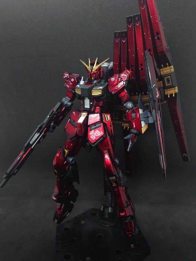 本体正面📸使用塗料は以下に記載↓ガイアノーツ・メカサフヘヴィ・フラットブラック・スターブライトシルバー・スターブライトゴールド・パールゴールド・クリアーレッドクレオス・水性ホビーカラー焼鉄色・水性ホビーカラーブラック・水性ホビーカラーメタリックグリーン・GGXクリアーUVカット・GGXクリアーUVカット艶消し