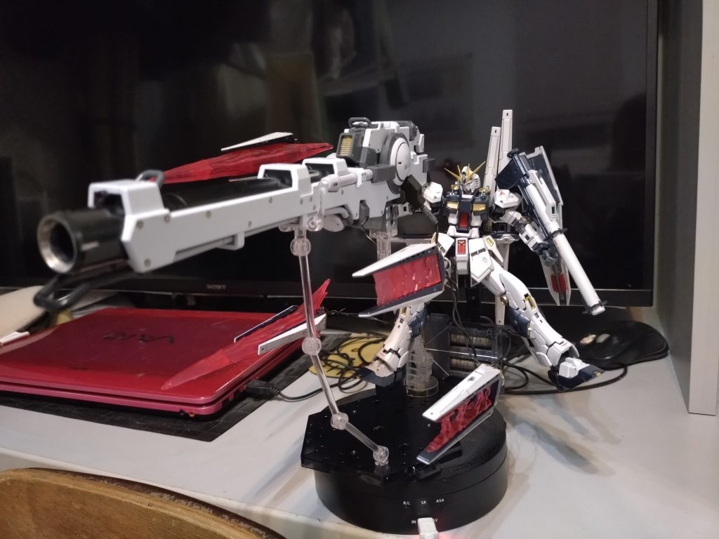 νガンダムとメガバズーカランチャー