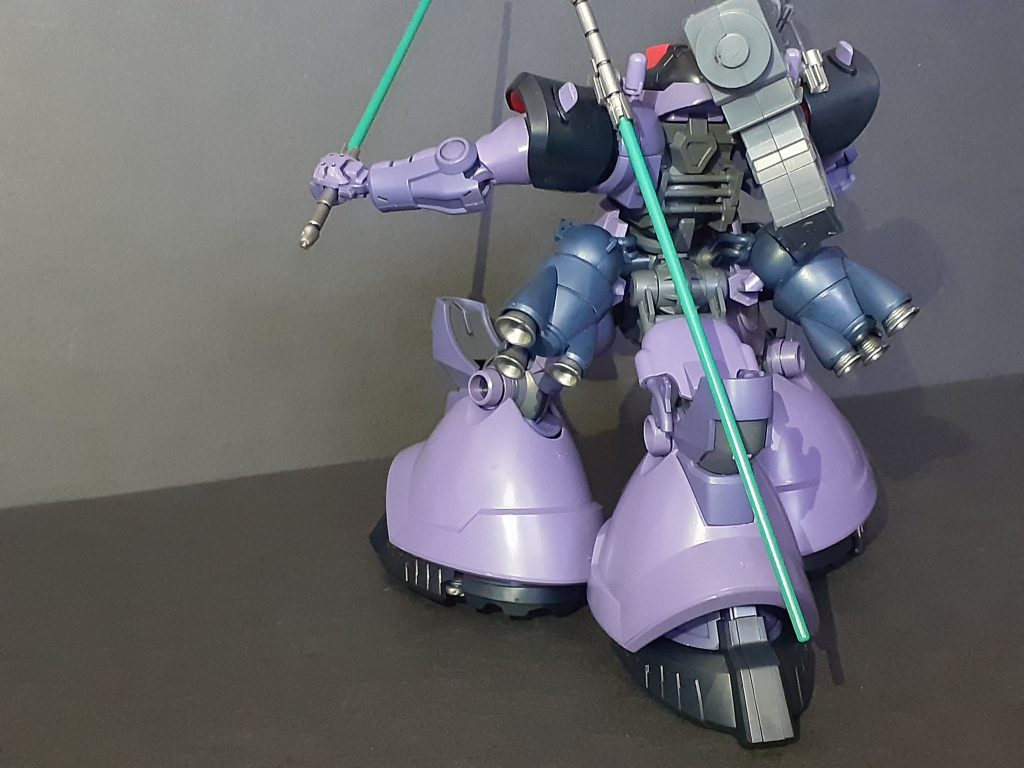 ヒートサーベルは二本付いてるので両肩につけられます