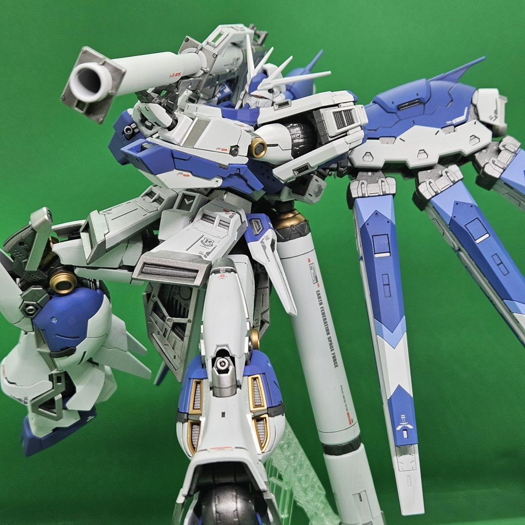 RG Hiνガンダム–3枚目/制作者：やる気のない人